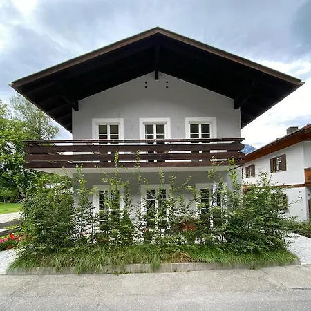 Modernes In Hammersbach / *